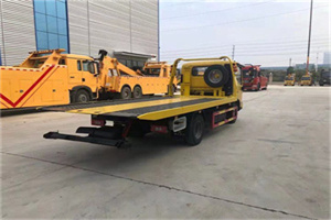 南岳非事故拖车